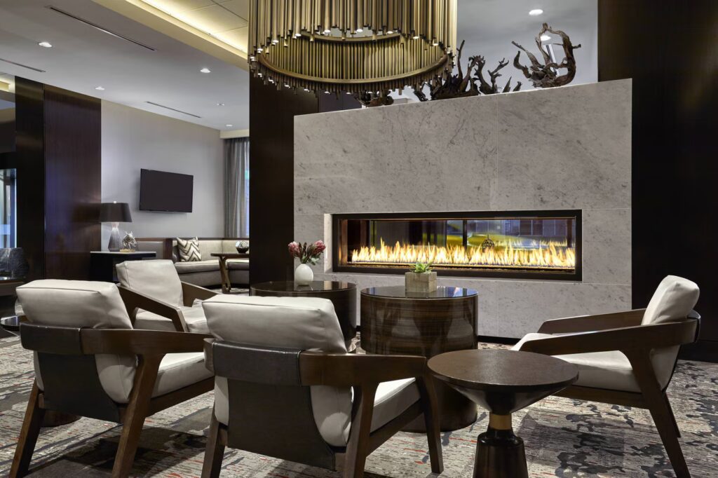 yycdt lobby 4868 hor clsc.jpg 1024x682