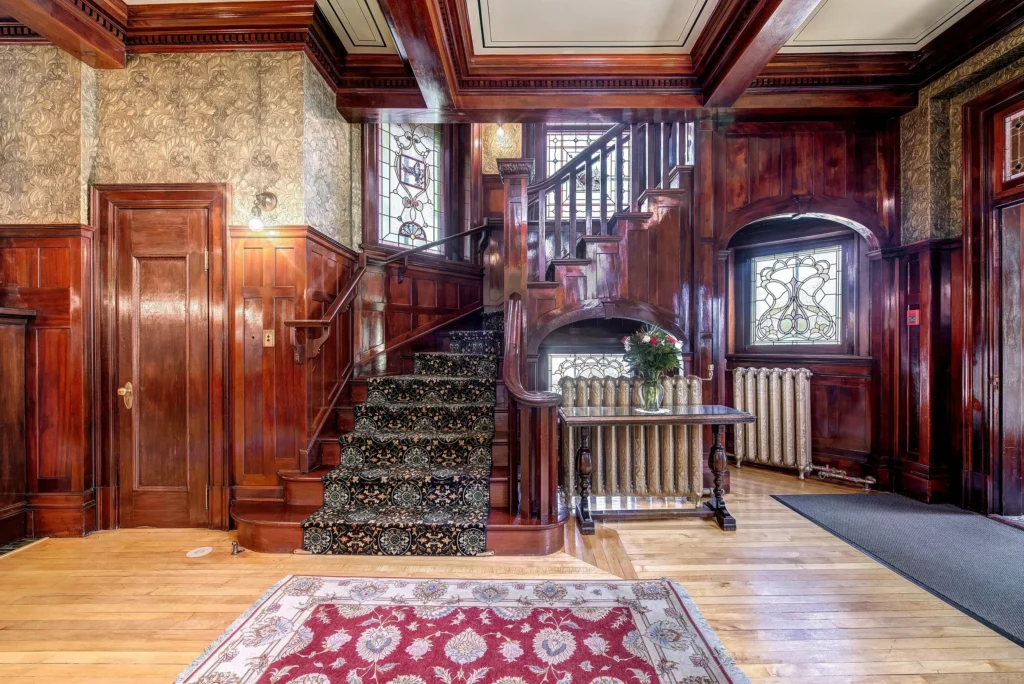 1OQ03XXE7QOX.jpg 1024x684