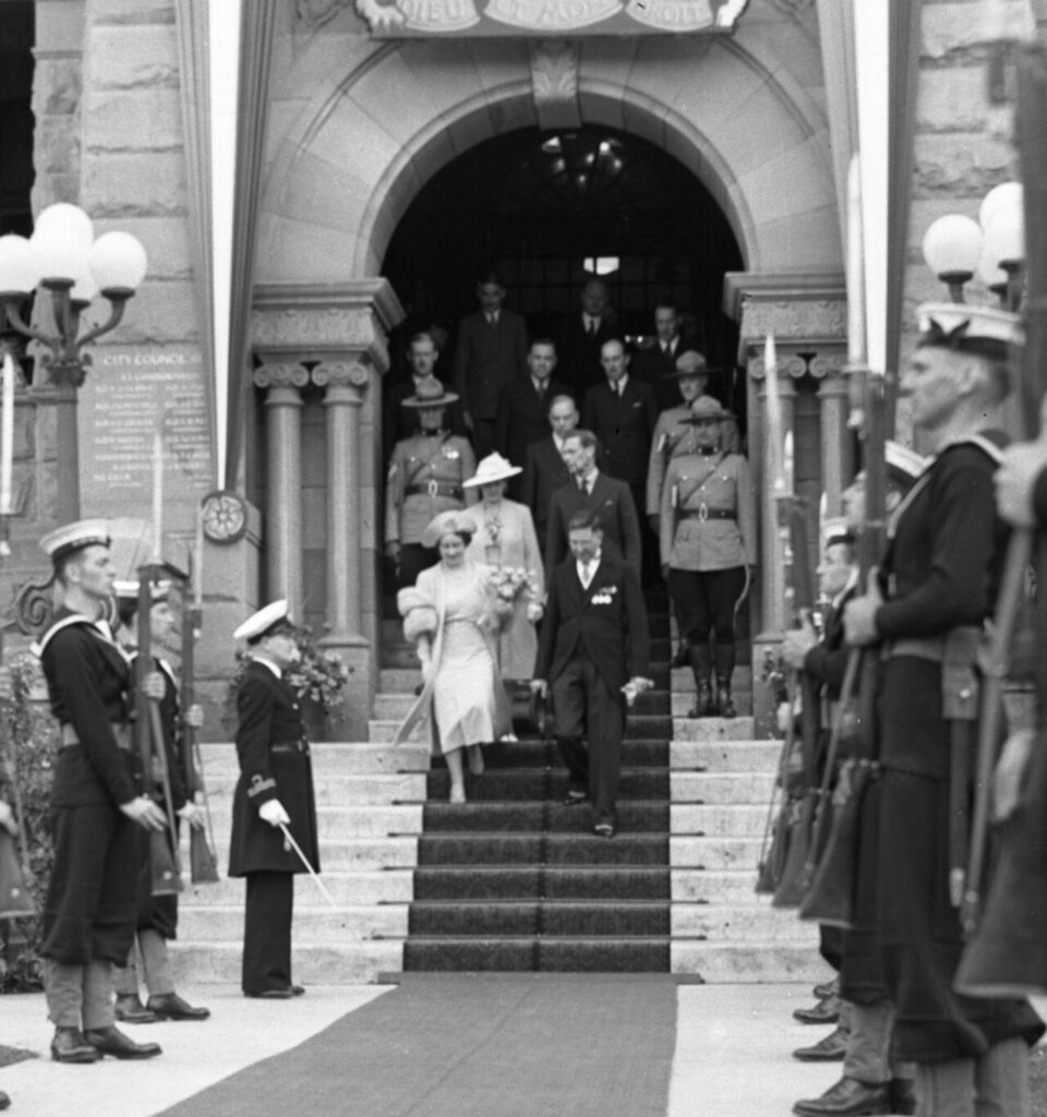 The Queen Mother Mayor Andrew Davison Calgary 1939 960x1024